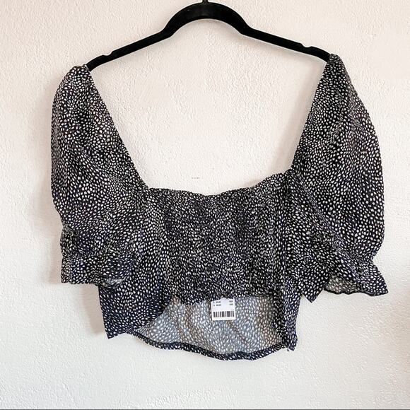 Urban Outfitters Twist Front Puff Sleeve Blouse Size Large - Picture 12 of 12